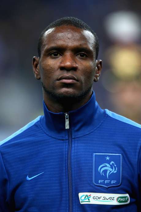 Eric Abidal vai defender a França em repescagem <p>Eric Abidal vai defender a França em repescagem</p>