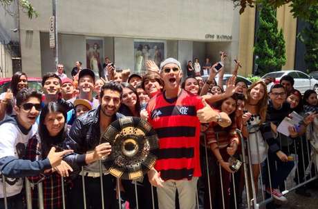Chad Smith pediu desculpas a flamenguistas Chad Smith pediu desculpas a flamenguistas
