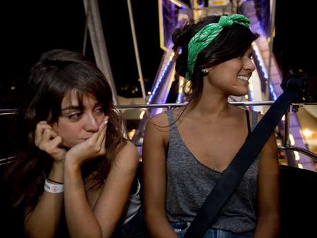 Natalia e Mariana aprovaram ver o Planeta Terra da roda gigante do Banco do Brasil <p>Natalia e Mariana aprovaram ver o Planeta Terra da roda gigante do Banco do Brasil</p>