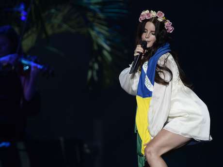 Cantora Lana Del Rey se apresenta no palco Terra do Planeta Terra Cantora Lana Del Rey se apresenta no palco Terra do Planeta Terra