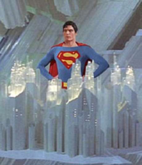 Super-Homem usava cristais para armazenar dados sobre seus pais, sua história <p>Super-Homem usava cristais para armazenar dados sobre seus pais, sua história</p>