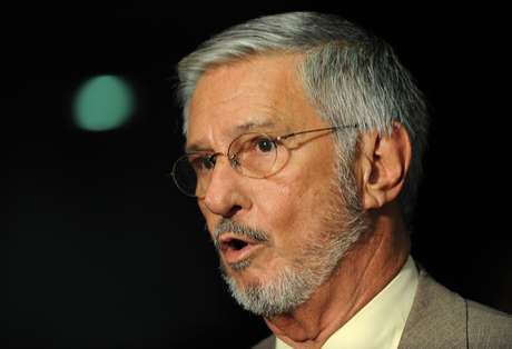 Deputado Ibsen Pinheiro cassado durante o escândalo, mas comprovou sua inocência Deputado Ibsen Pinheiro cassado durante o escândalo, mas comprovou sua inocência