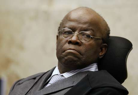 Barbosa considerou que defesa de réu pretendia apenas adiar execução da pena <p>Barbosa considerou que defesa de réu pretendia apenas adiar execução da pena</p>