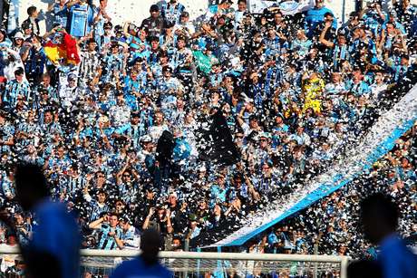 Torcida do Grêmio vem apoiando Zé Roberto Torcida do Grêmio vem apoiando Zé Roberto