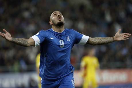 Mitroglou teve boa atuação em vitória da Grécia Mitroglou teve boa atuação em vitória da Grécia