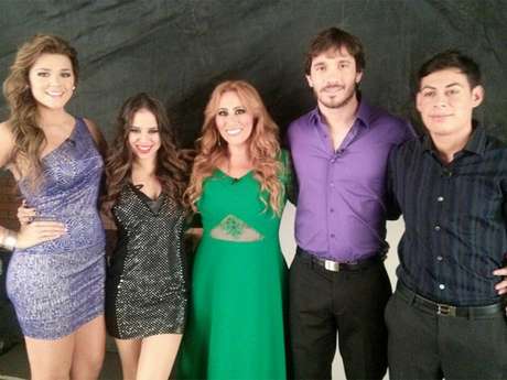 Twiter @MissAnalia Maria T, Gaby, Analia, Sergio y Juver.