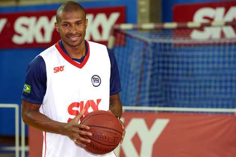 Leandrinho é reforço do Pinheiros na NBB Leandrinho é reforço do Pinheiros na NBB