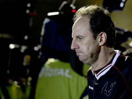 Rogério Ceni renovou vínculo com São Paulo <p>Rogério Ceni renovou vínculo com São Paulo</p>