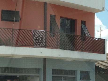 Bandeira da Ponte Preta foi colocada para fora nesta quinta Bandeira da Ponte Preta foi colocada para fora nesta quinta