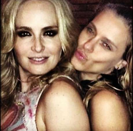 Carolina Dieckmann postou foto no Instagram para parabenizar Angélica Carolina Dieckmann postou foto no Instagram para parabenizar Angélica