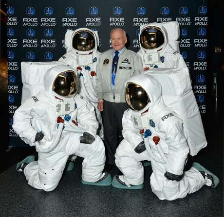 Divulgação O astronauta Buzz Aldrin lançou a ação AXE Apollo Space Academy (A.A.S.A) em janeiro de 2013