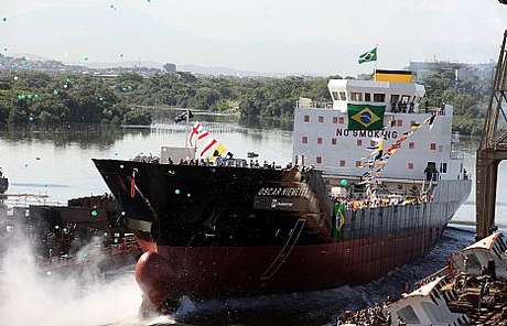 Navio cargueiro da Transpetro no mar do Rio de Janeiro <p>Navio cargueiro da Transpetro no mar do Rio de Janeiro</p>