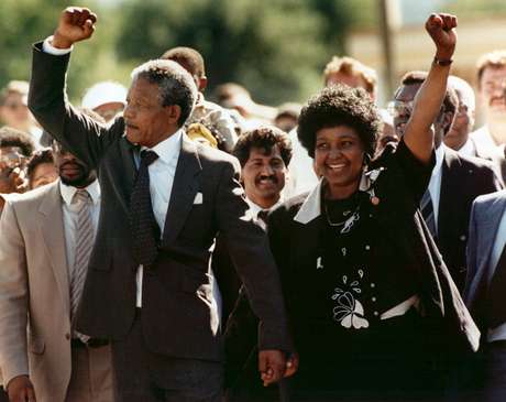 Nelson Mandela Por Tras Do Grande Homem Houve Tres Grandes Mulheres