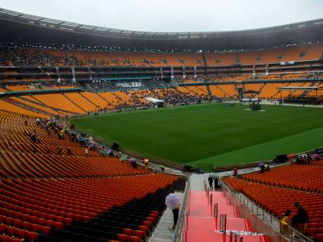Público começou a chegar ao FNB Stadium horas antes do início do evento <p>Público começou a chegar ao FNB Stadium horas antes do início do evento</p>