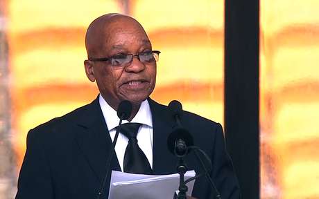 O presidente-sul-africano, Jacob Zuma, discursa durante a cerimônia em homenagem a Mandela O presidente-sul-africano, Jacob Zuma, discursa durante a cerimônia em homenagem a Mandela