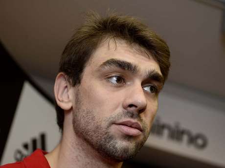 Lucão viveu na pele o fim de três equipes de vôlei <p>Lucão viveu na pele o fim de três equipes de vôlei</p>
