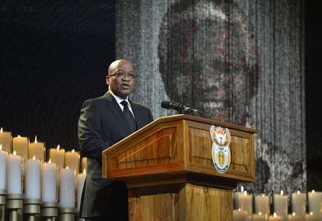 Jacob Zuma fala em cerimônia realizada em Qunu Jacob Zuma fala em cerimônia realizada em Qunu