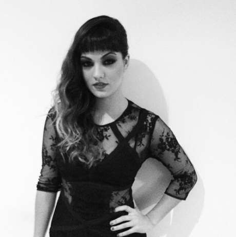 Mariana Cortines em foto antes do acidente de carro; atriz precisou raspar a cabeça <p>Mariana Cortines em foto antes do acidente de carro; atriz precisou raspar a cabeça</p>