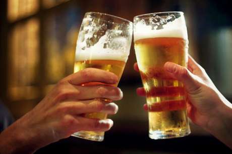 Getty Images <p>¿Beber alcohol alarga la vida? Descúbrelo aquí.</p>