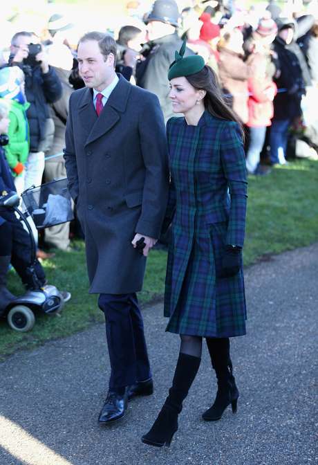 Kate Middleton e Príncipe William durante evento de Natal <p>Kate Middleton e Príncipe William durante evento de Natal</p>