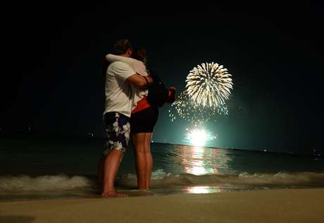 Veja As Festas De Reveillon Pela Chegada De 2014 Pelo Mundo No quesito materiais escolhidos para a casa na praia, é interessante levar em consideração o clima: festas de reveillon pela chegada