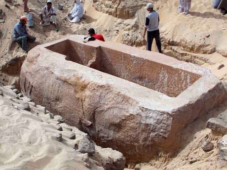 Sarcófago do soberano Sobekhotep Ier, faraó da 13ª dinastia do Antigo Egito, pesa mais de 600 toneladas Sarcófago do soberano Sobekhotep Ier, faraó da 13ª dinastia do Antigo Egito, pesa mais de 600 toneladas