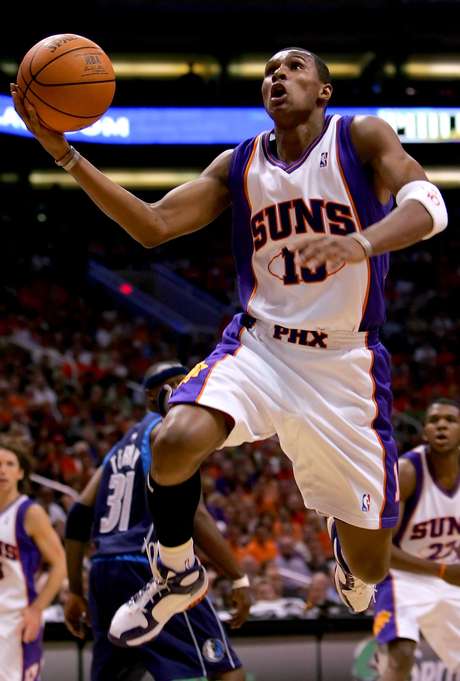 Leandrinho volta ao Phoenix Suns, equipe onde fez mais sucesso na NBA <p>Leandrinho volta ao Phoenix Suns, equipe onde fez mais sucesso na NBA</p>