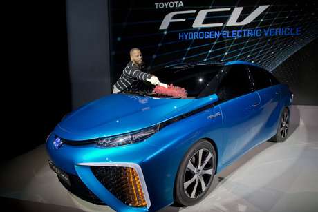 O automóvel de quatro lugares chamado de FCV (fuel cell vehicle) tem autonomia de quase 500 km e pode ser recarregado com hidrogênio gaseificado em dois tanques de alta pressão em apenas três minutos O automóvel de quatro lugares chamado de FCV (fuel cell vehicle) tem autonomia de quase 500 km e pode ser recarregado com hidrogênio gaseificado em dois tanques de alta pressão em apenas três minutos