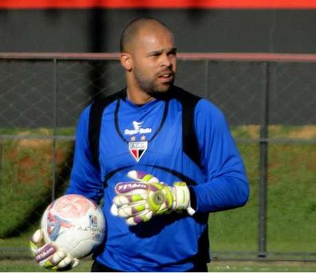 Márcio vai para sua oitava temporada no Atlético-GO Márcio vai para sua oitava temporada no Atlético-GO
