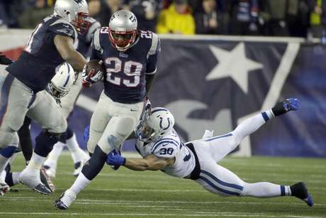 Running back LeGarrette Blount terminou o jogo com quatro TDs por terra <p>Running back LeGarrette Blount terminou o jogo com quatro TDs por terra</p>