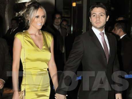 TV Notas <p>Vanessa Huppenkothen le fue infiel a su marido, el empresario Juan Fernández, con el conductor Miguel Gurwitz.</p>