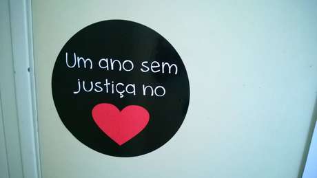 Adesivo na porta do gabinete de professor da Universidade Federal de Santa Maria, que perdeu aproximadamente 100 alunos Adesivo na porta do gabinete de professor da Universidade Federal de Santa Maria, que perdeu aproximadamente 100 alunos