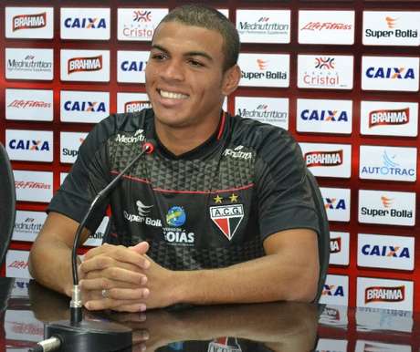 Caramelo espera jogar mais defendendo o Atlético-GO Caramelo espera jogar mais defendendo o Atlético-GO