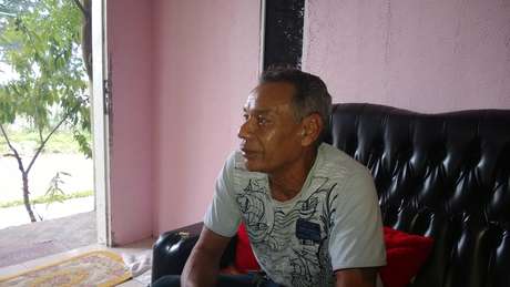 Funcionário do cemitério, acostumado a lidar com a morte diariamente, afirma que a tragédia da Kiss fez "coração amolecer" Funcionário do cemitério, acostumado a lidar com a morte diariamente, afirma que a tragédia da Kiss fez "coração amolecer"