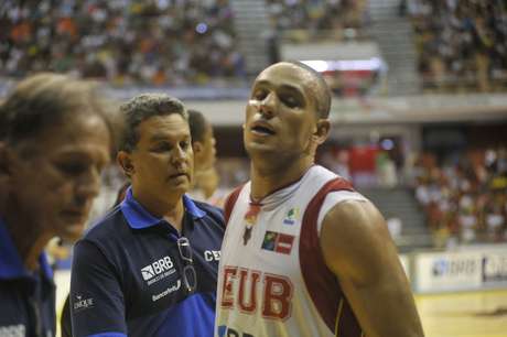 No time do Brasília, ala Alex sofreu uma fratura de nariz No time do Brasília, ala Alex sofreu uma fratura de nariz