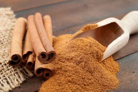Canela ajuda a controlar a compulsão por doces, alimentos que integram o grupo de carboidratos com alto índice glicêmico, conhecido como vilão da boa forma Canela ajuda a controlar a compulsão por doces, alimentos que integram o grupo de carboidratos com alto índice glicêmico, conhecido como vilão da boa forma