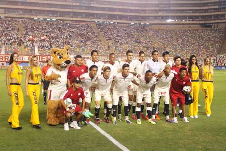 Miguel Bustamante / Terra Perú <p>Universitario debuta ante Vélez Sarsfield en la Copa Libertadores 2014</p>
