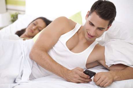 Autor entrevistou 547 homens para traçar 27 perfis de homens traidores <p>Autor entrevistou 547 homens para traçar 27 perfis de homens traidores</p>