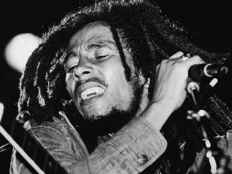 Getty Images <p>Bob Marley es un ícono de la lucha social a través de la música, algunas de sus canciones están cargadas de mensajes políticos y religiosos.</p>