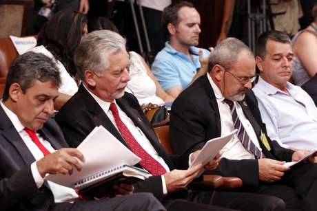 Composição final do preço da passagem dependerá do reajuste dos rodoviários, disse o prefeito Composição final do preço da passagem dependerá do reajuste dos rodoviários, disse o prefeito