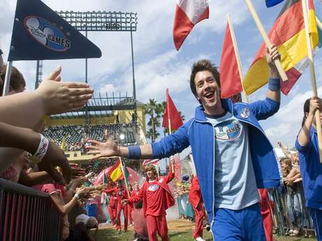 GettyImages <p>Roger González es un apasionado de los deportes y le pondrá su toque a las entrevistas con sus invitados en 'Por la Banda'.</p>