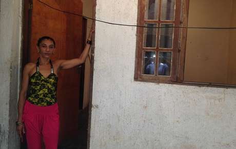 Bete, esposa de Amarildo, ainda busca pistas sobre o caso do marido Bete, esposa de Amarildo, ainda busca pistas sobre o caso do marido