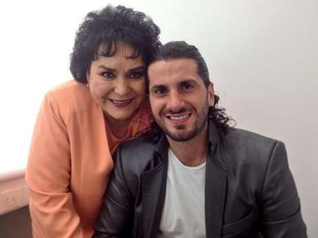 Twitter <p>Carmen Salinas ha impulsado la carrera de Abraham Batarse ante los medios y salió embarrada en el chisme.</p>