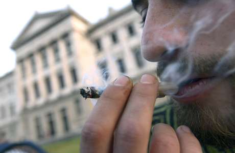 A venda de maconha para uso recreativo começou no Colorado em janeiro de 2014 <p>A venda de maconha para uso recreativo começou no Colorado em janeiro de 2014</p>