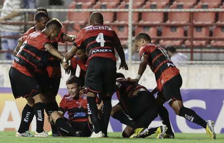 Jogadores do Ituano comemoram liderança na chave do Corinthians Jogadores do Ituano comemoram liderança na chave do Corinthians