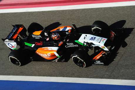 Force India passou a adotar o preto justamente quando Sergio Perez chegou à equipe Force India passou a adotar o preto justamente quando Sergio Perez chegou à equipe