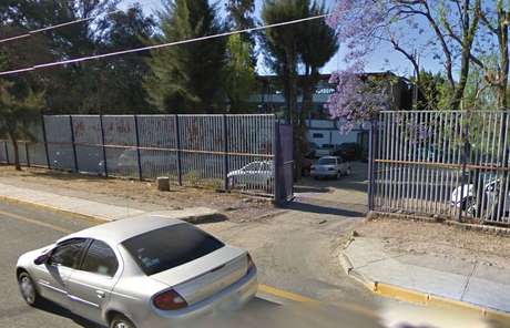 Google Maps Según el programa Google Maps, esta es la fachada donde estudian los jóvenes atropellados por un camión de la ruta 368.