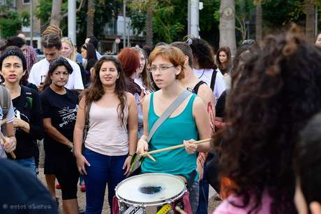 Dafna Rothstein, em mobilização de jovens, em Tel Aviv <p>Dafna Rothstein, em mobilização de jovens, em Tel Aviv</p>