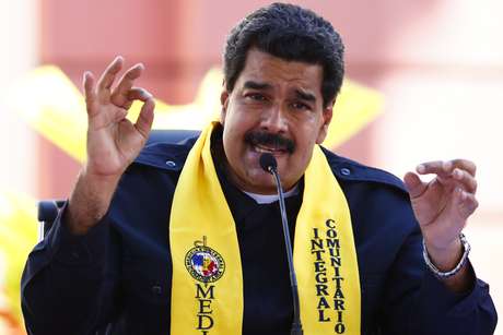 Presidente Nicolás Maduro discursa para agentes de saúde durante cerimônia de graduação de médicos no Palácio Miraflores, em Caracas, em 10 de março Presidente Nicolás Maduro discursa para agentes de saúde durante cerimônia de graduação de médicos no Palácio Miraflores, em Caracas, em 10 de março