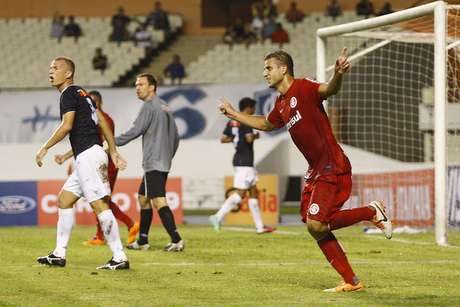 Rafael Moura marcou dois dos gols do Internacional no Mangueirão <p>Rafael Moura marcou dois dos gols do Internacional no Mangueirão</p>